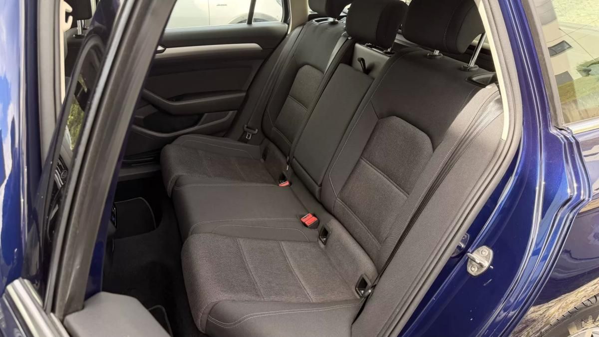 volkswagen-passat-variant-2019-diesel-1968cc