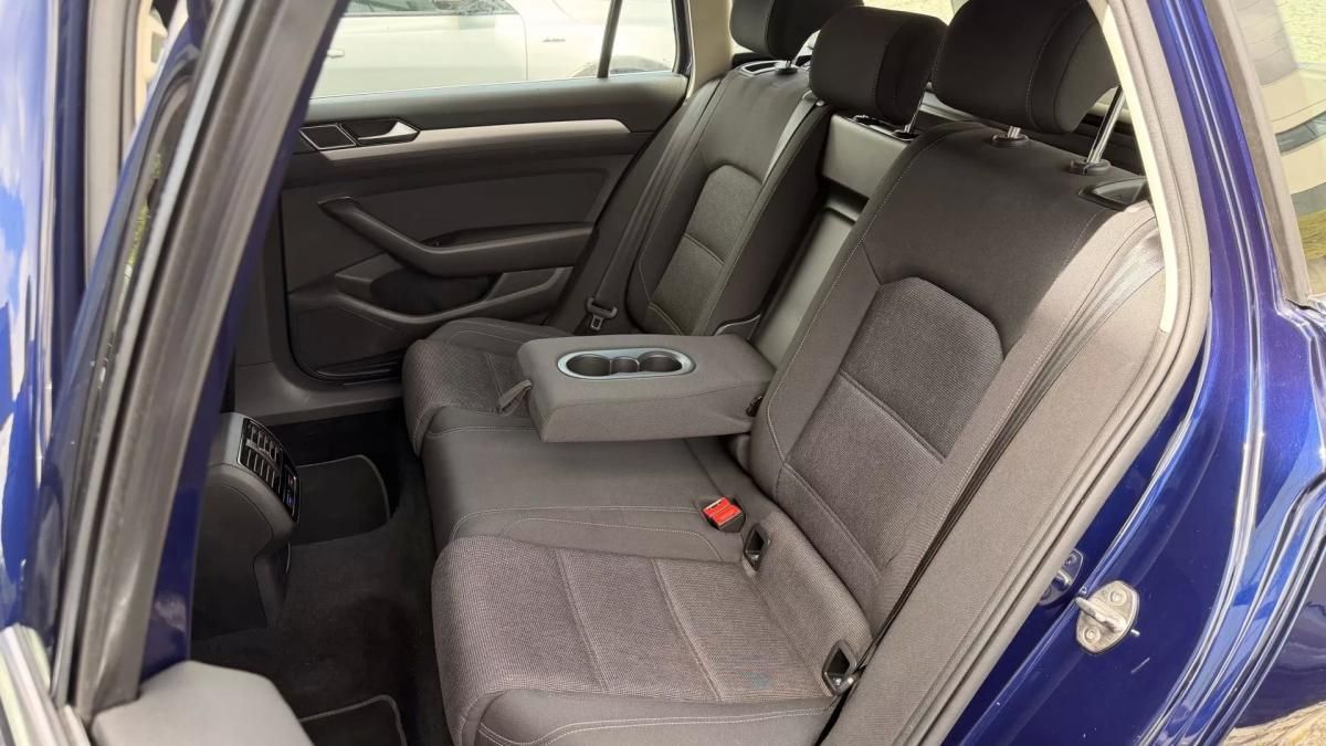 volkswagen-passat-variant-2019-diesel-1968cc