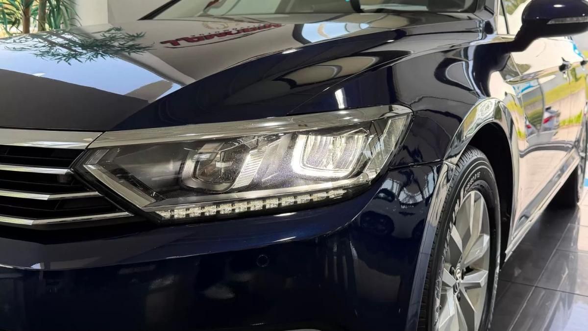 volkswagen-passat-variant-2019-diesel-1968cc