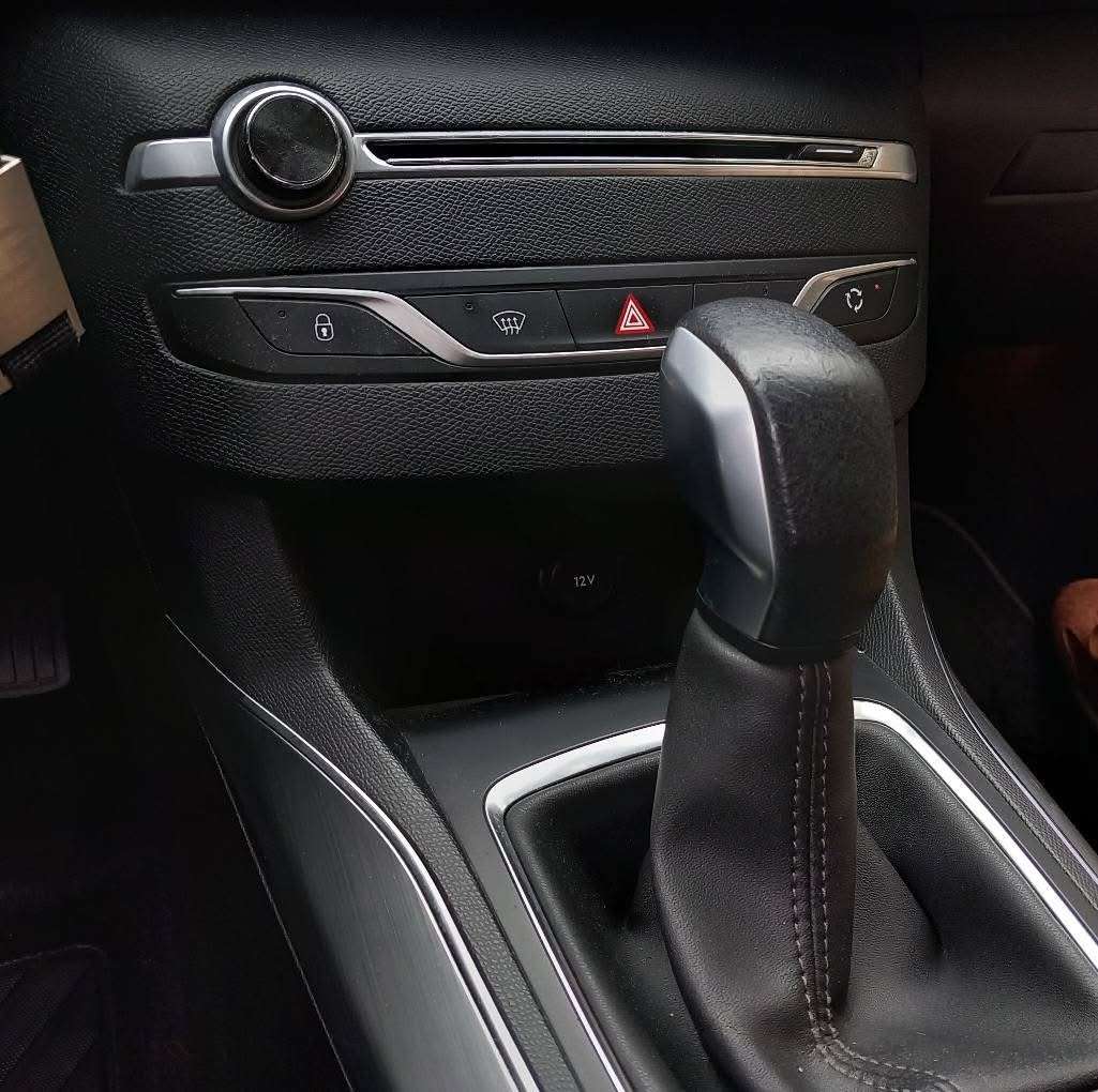 peugeot-308-sw-2015-diesel-1997cc