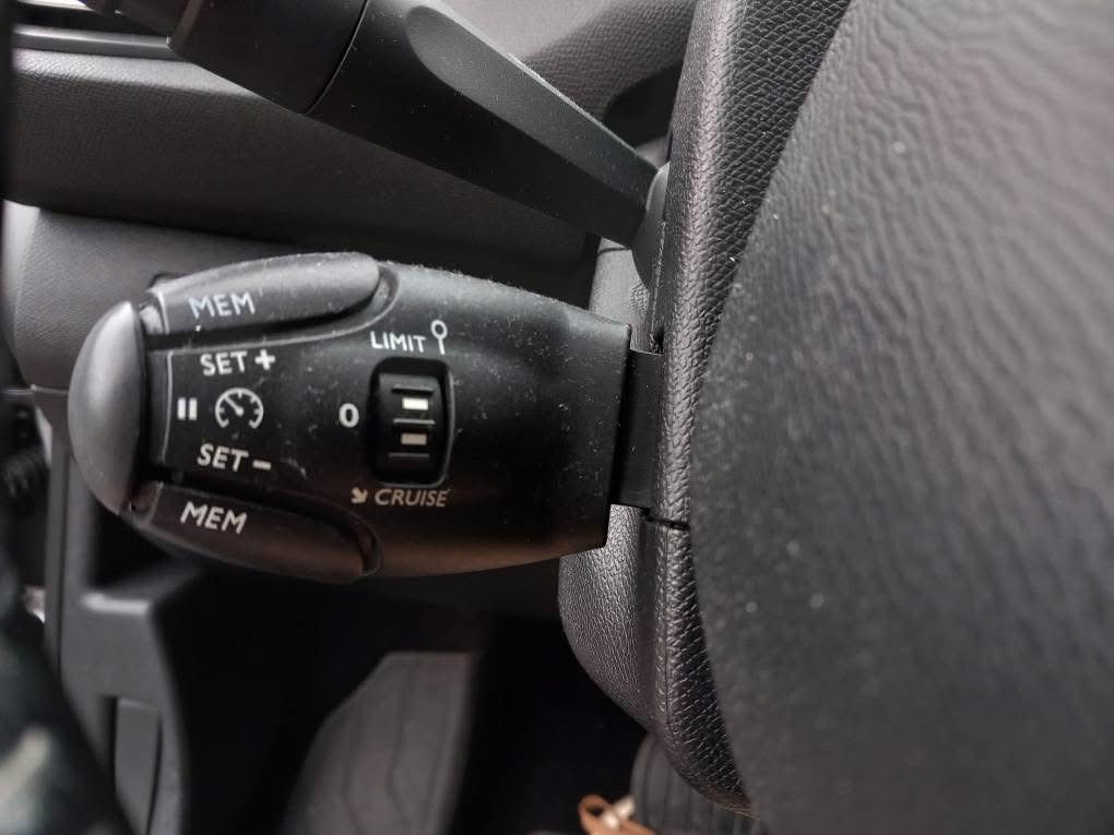 peugeot-308-sw-2015-diesel-1997cc