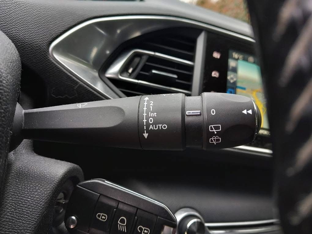 peugeot-308-sw-2015-diesel-1997cc