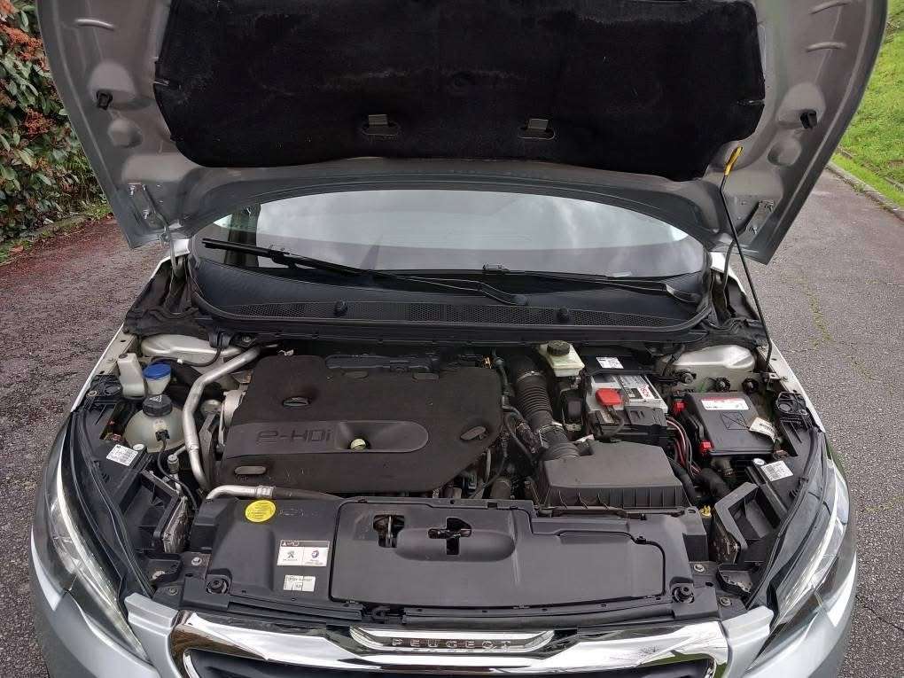 peugeot-308-sw-2015-diesel-1997cc