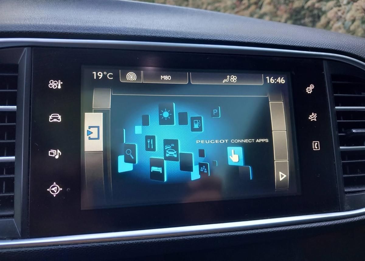 peugeot-308-sw-2016-diesel-1560cc
