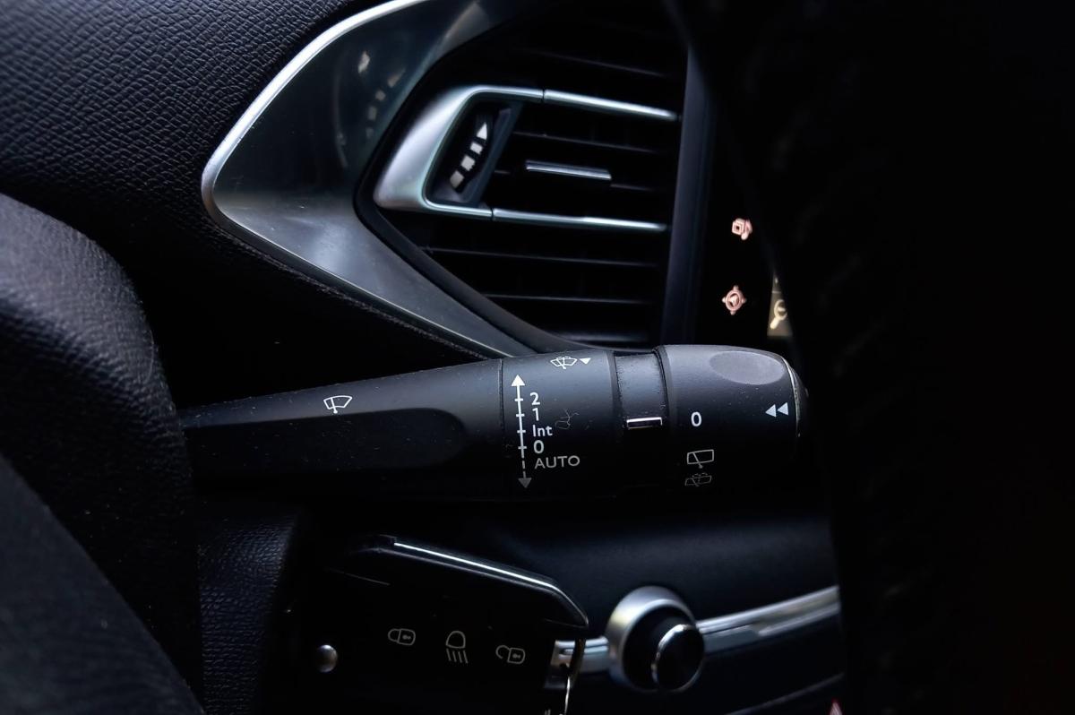 peugeot-308-sw-2016-diesel-1560cc