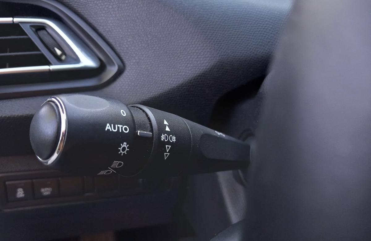 peugeot-308-sw-2016-diesel-1560cc