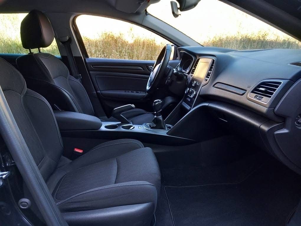 renault-megane-sport-tourer-2018-diesel-1461cc
