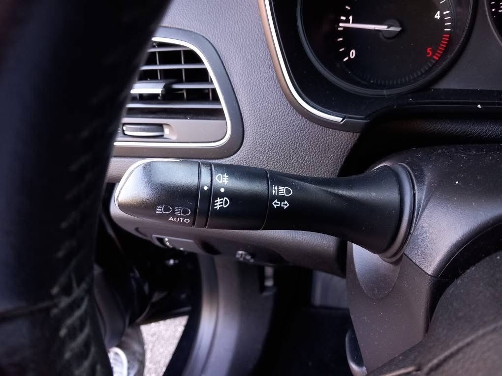 renault-megane-sport-tourer-2018-diesel-1461cc