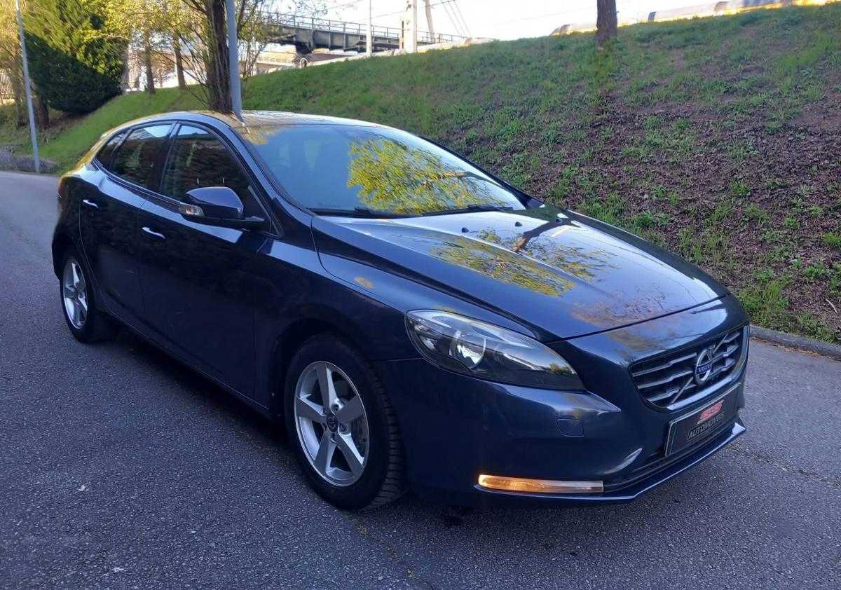 volvo-v40-2012-diesel-1560cc