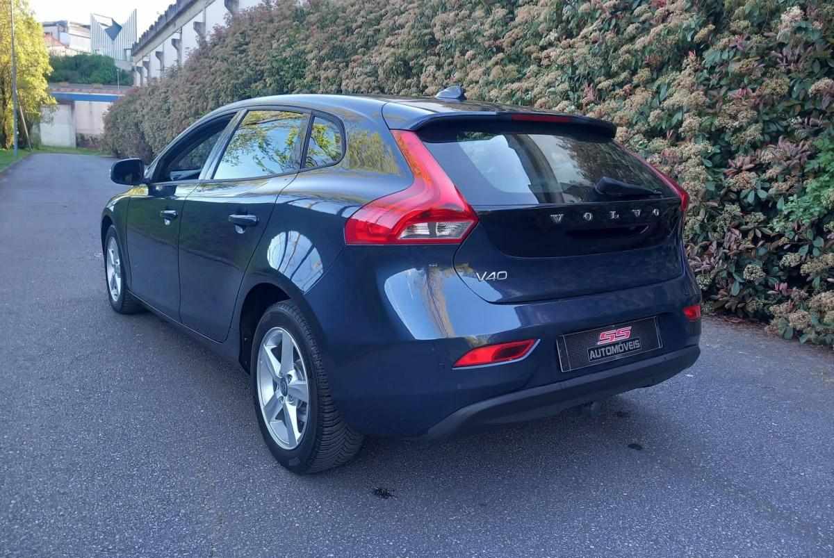 volvo-v40-2012-diesel-1560cc