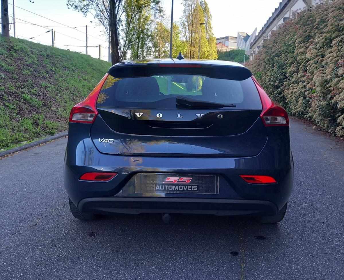 volvo-v40-2012-diesel-1560cc