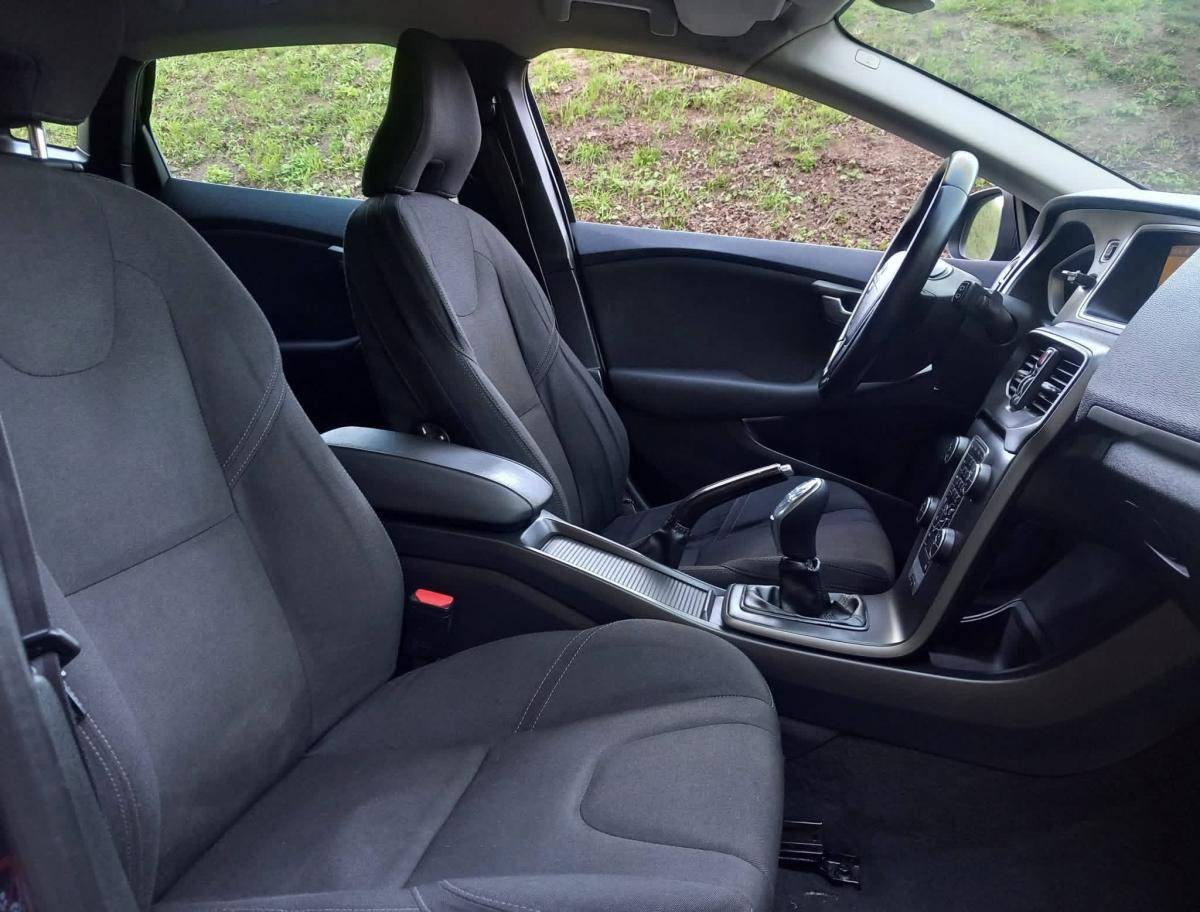volvo-v40-2012-diesel-1560cc