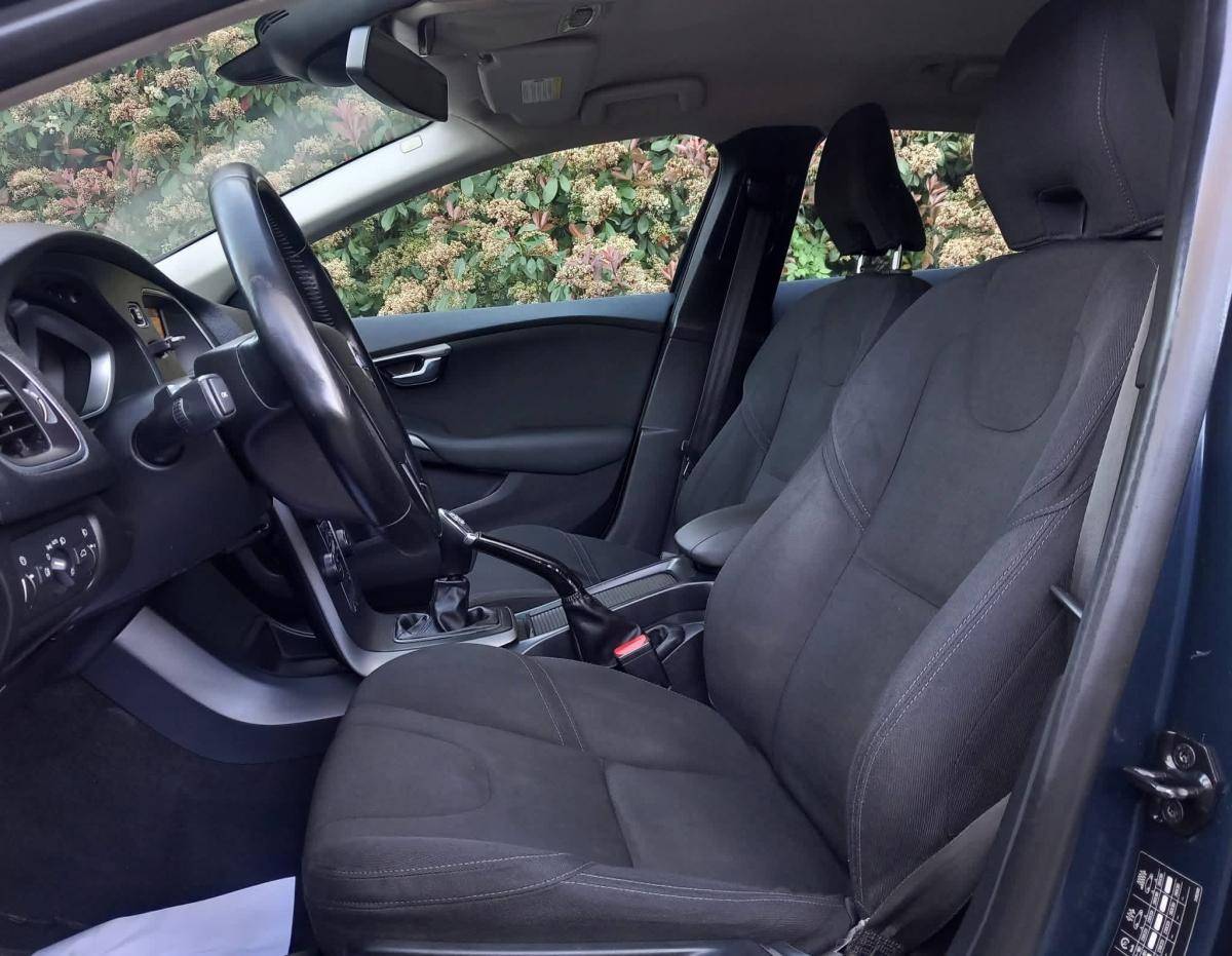 volvo-v40-2012-diesel-1560cc