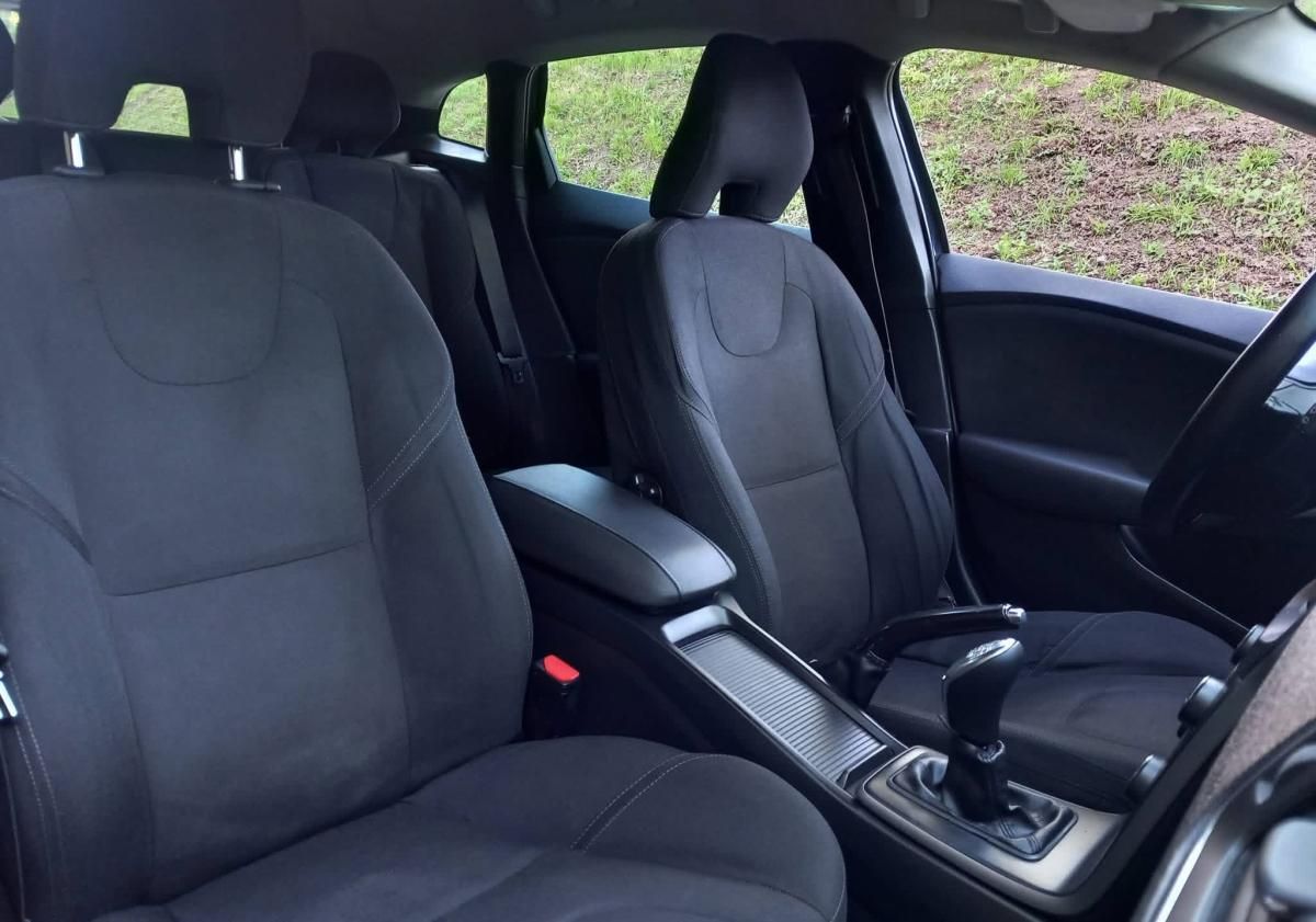 volvo-v40-2012-diesel-1560cc