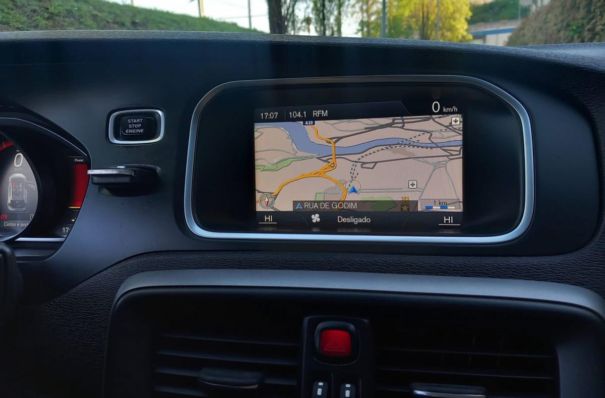 volvo-v40-2012-diesel-1560cc