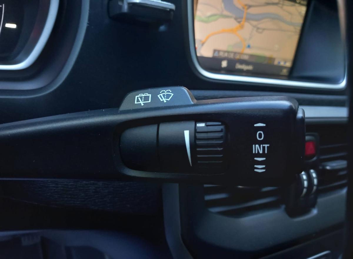 volvo-v40-2012-diesel-1560cc