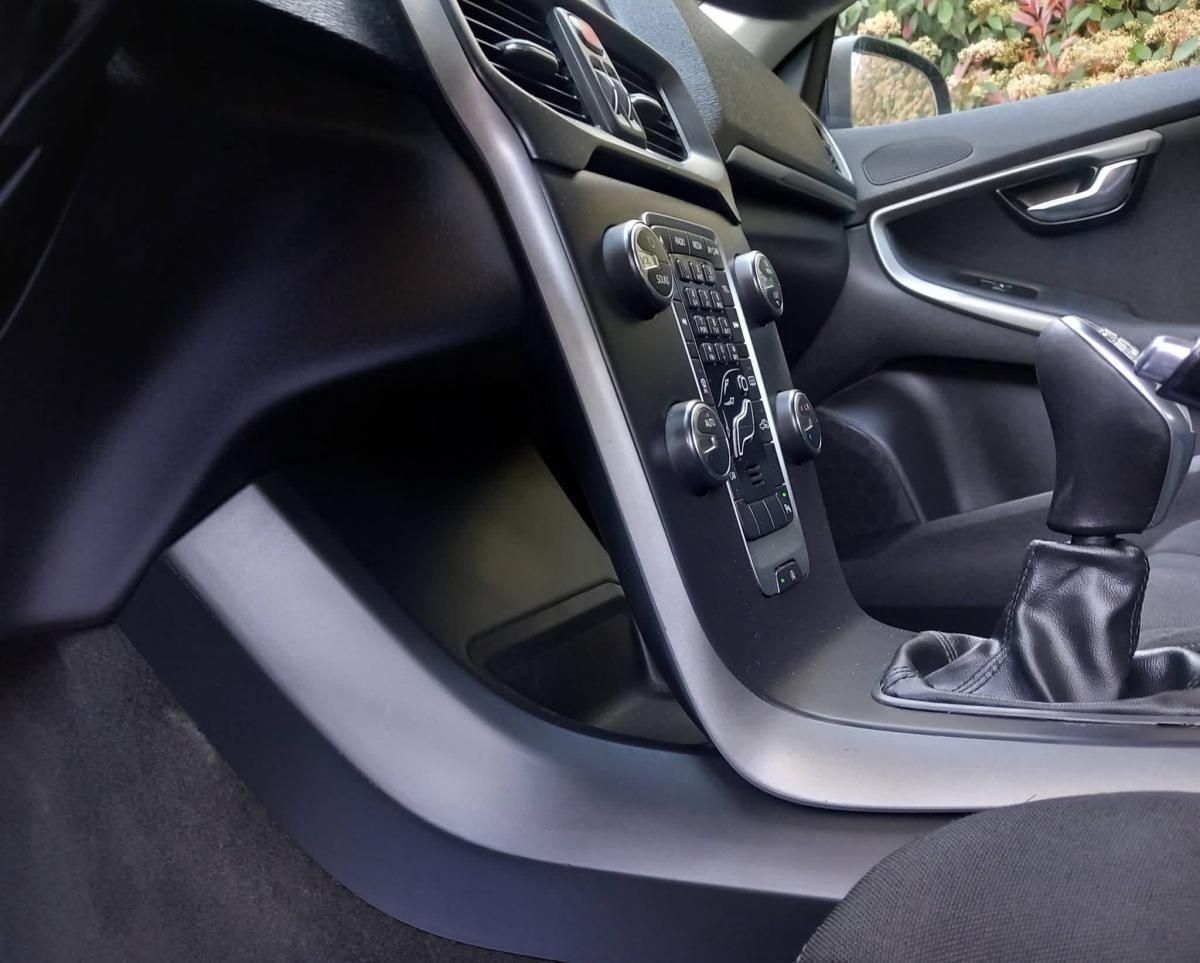 volvo-v40-2012-diesel-1560cc