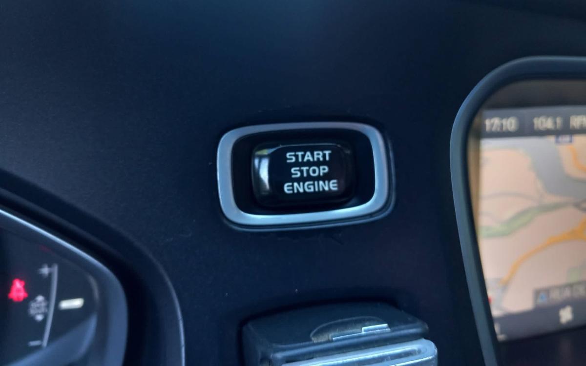 volvo-v40-2012-diesel-1560cc