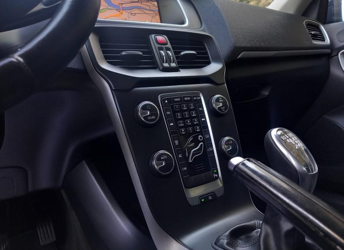 volvo-v40-2012-diesel-1560cc