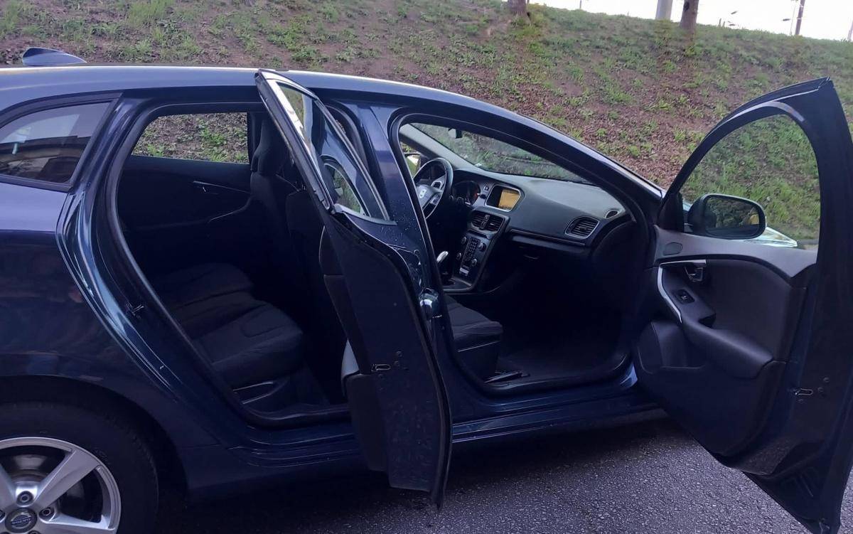 volvo-v40-2012-diesel-1560cc