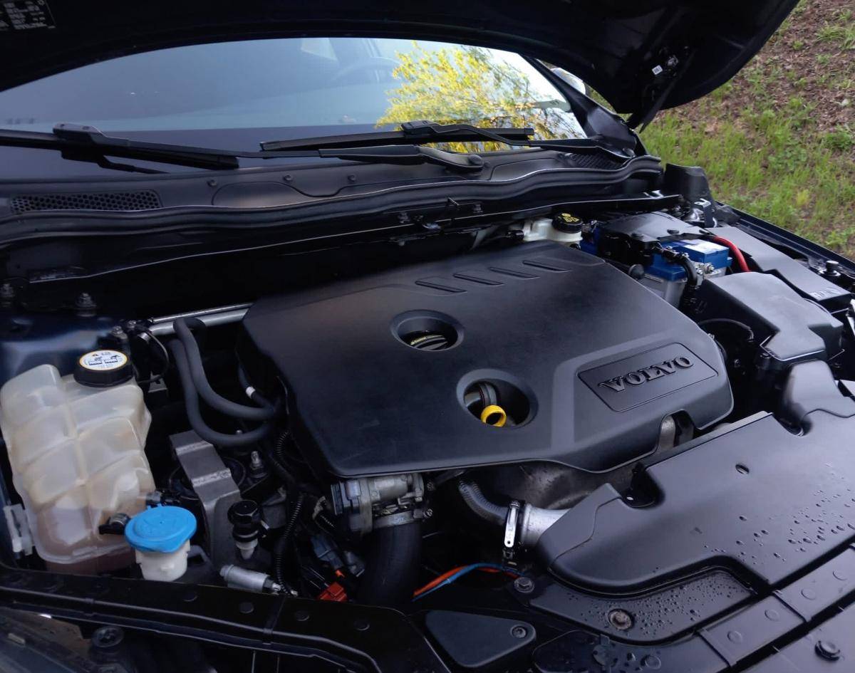 volvo-v40-2012-diesel-1560cc