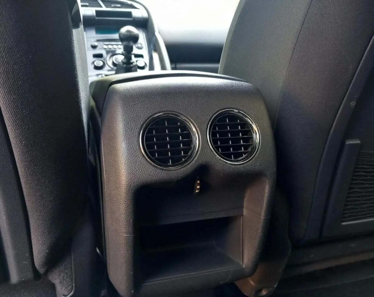 peugeot-3008-2011-diesel-1560cc