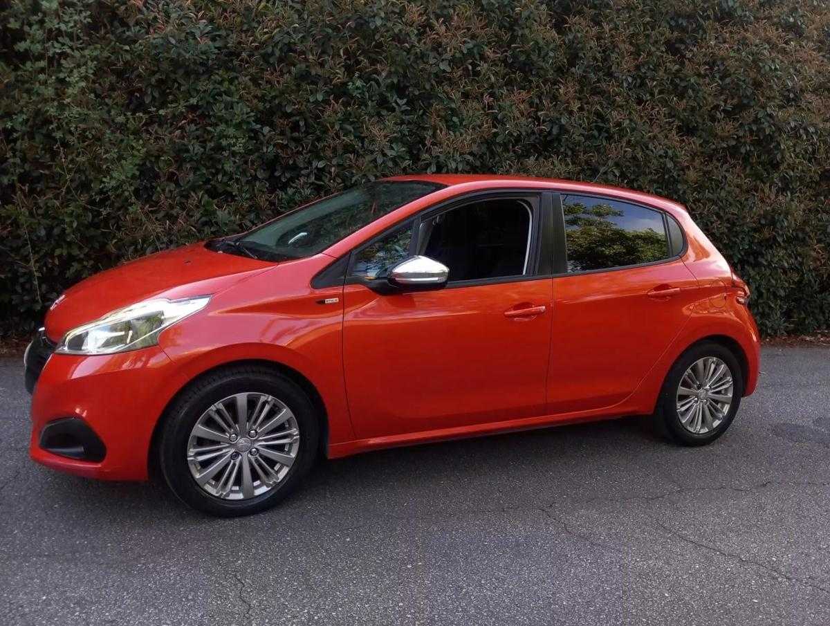 peugeot-208-2017-gasolina-1199cc
