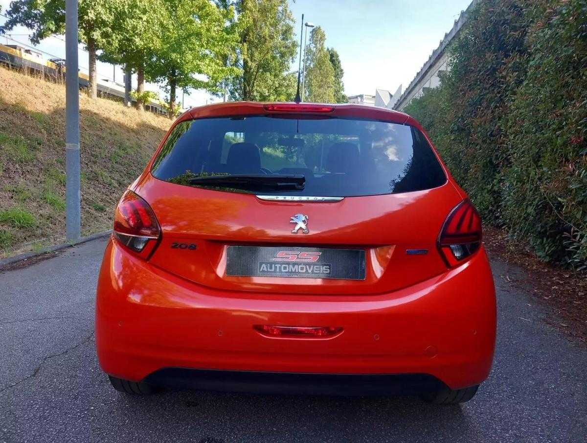 peugeot-208-2017-gasolina-1199cc