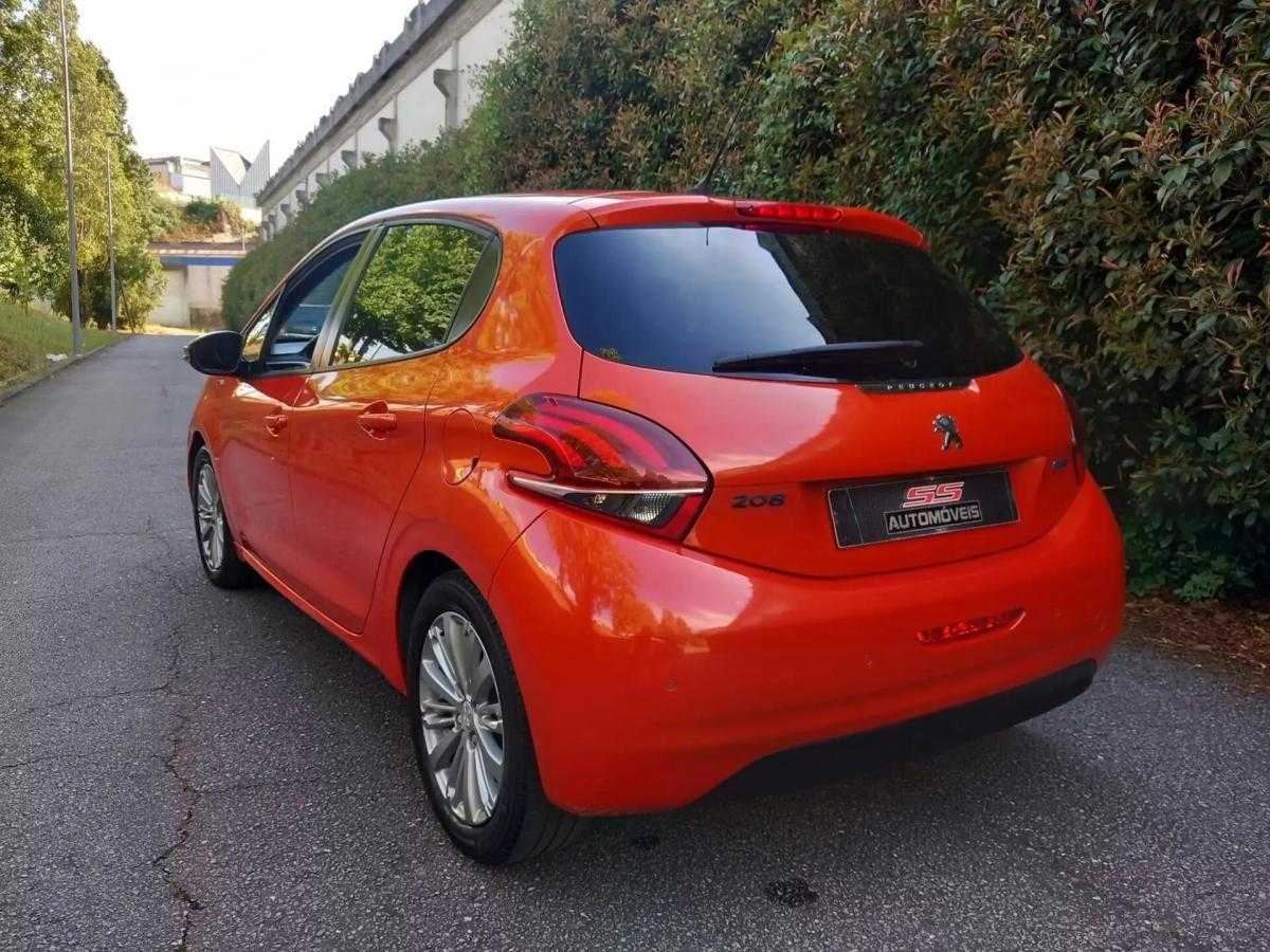 peugeot-208-2017-gasolina-1199cc