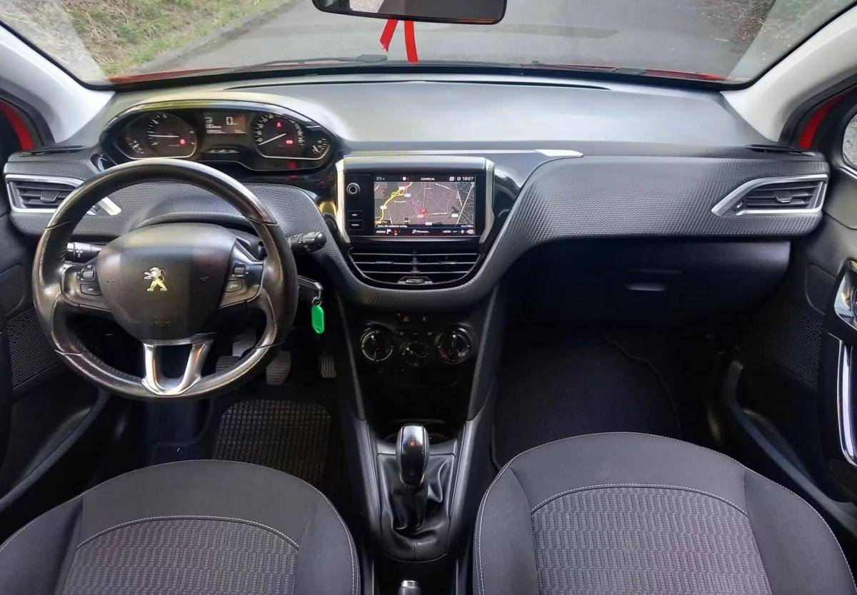peugeot-208-2017-gasolina-1199cc