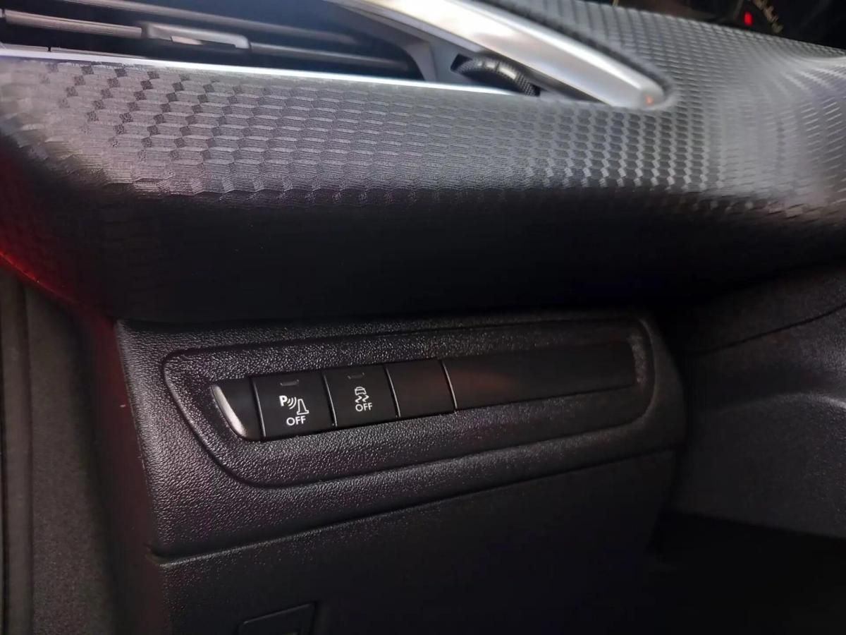 peugeot-208-2017-gasolina-1199cc