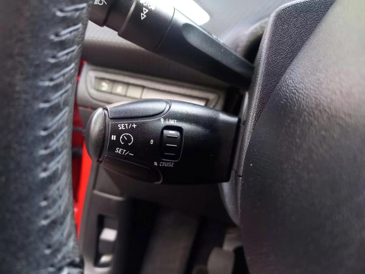peugeot-208-2017-gasolina-1199cc