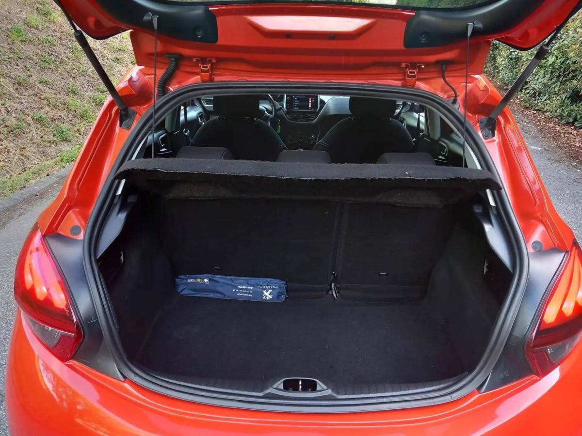 peugeot-208-2017-gasolina-1199cc