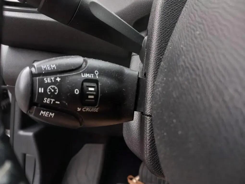 peugeot-308-sw-2015-diesel-1997cc