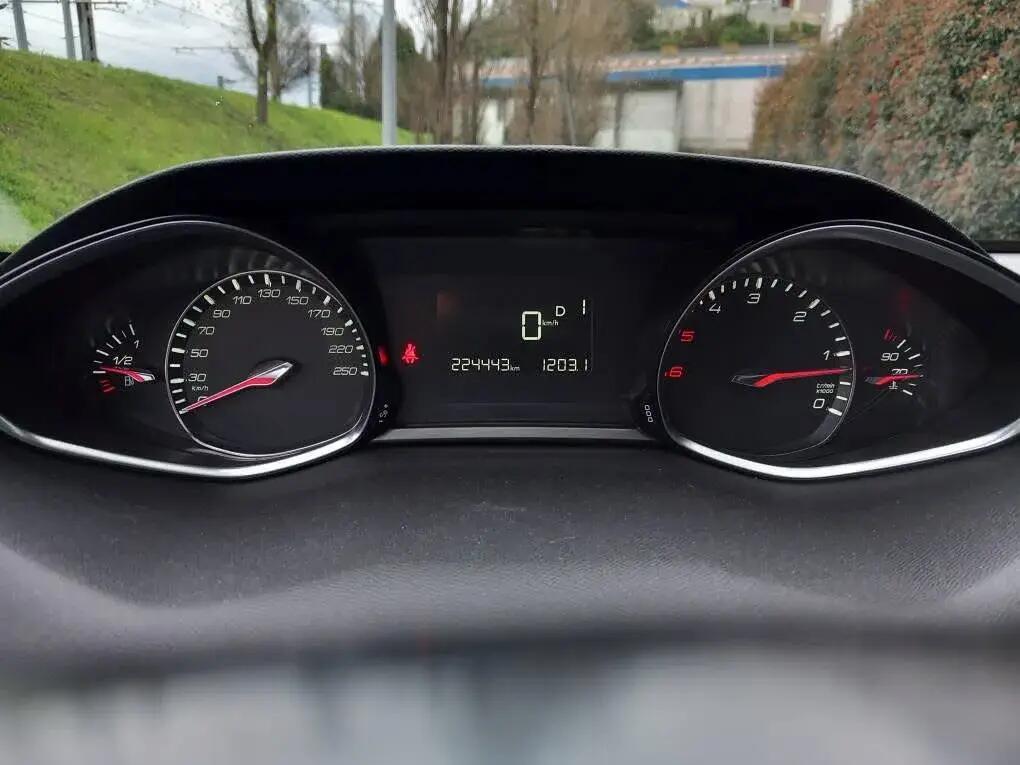 peugeot-308-sw-2015-diesel-1997cc