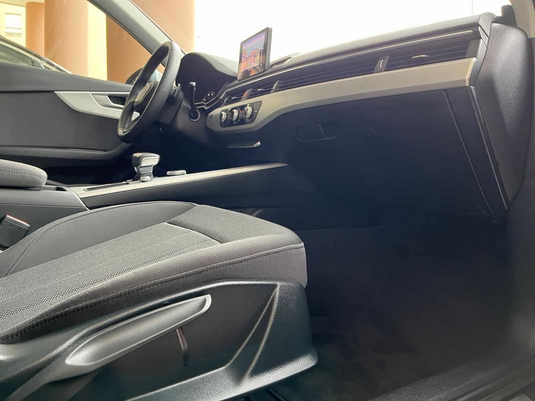 audi-a4-avant-2019-diesel-1968cc