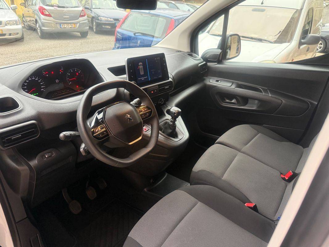 peugeot-partner-2023-diesel-1499cc