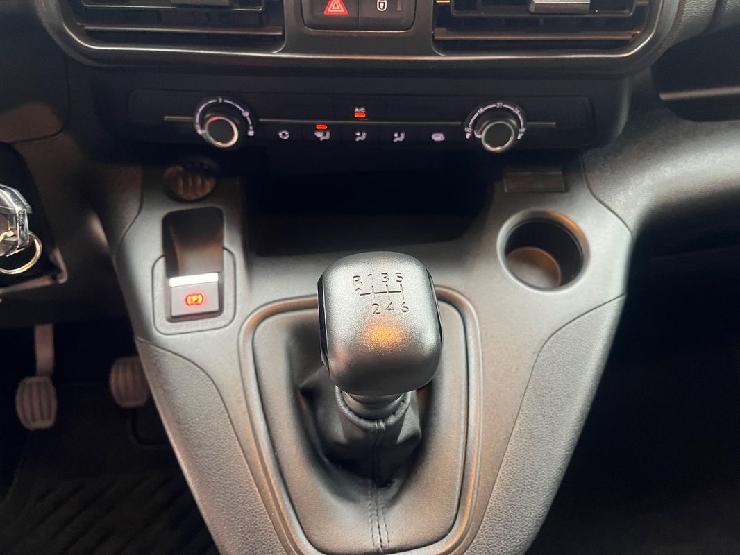 peugeot-partner-2023-diesel-1499cc