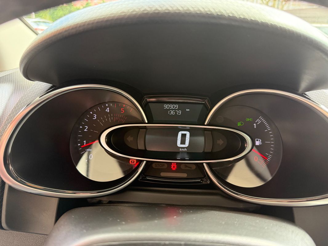 renault-clio-sport-tourer-2019-diesel-1461cc