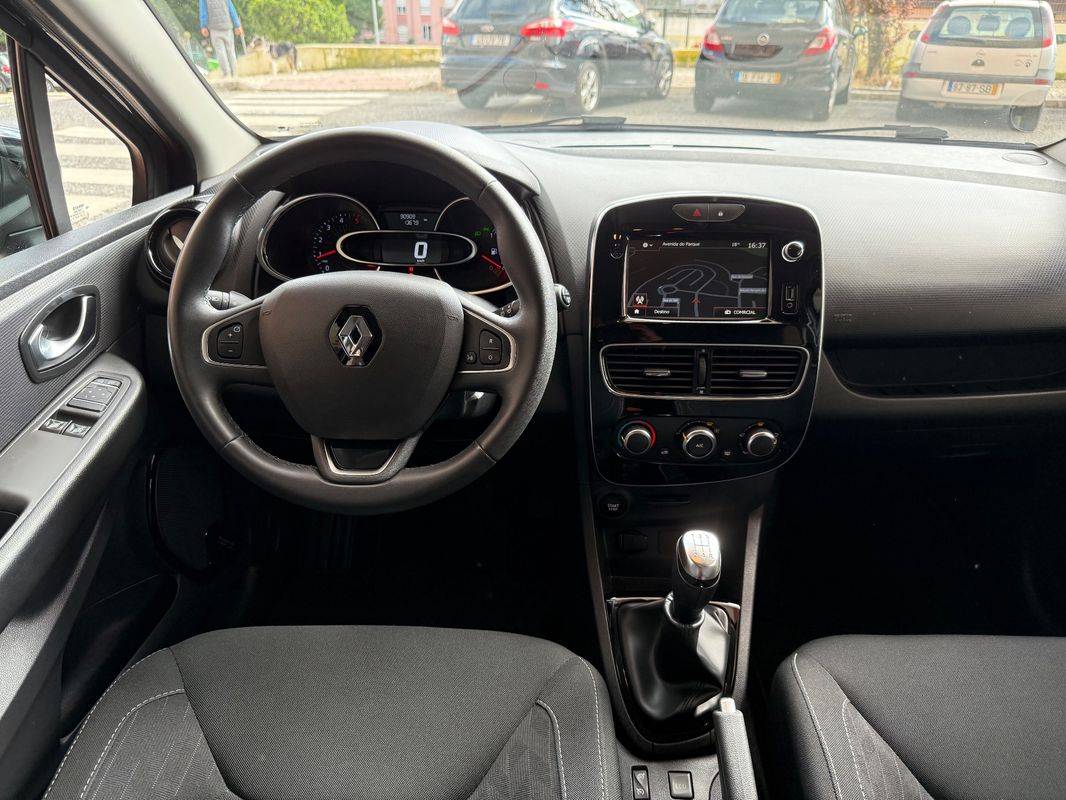 renault-clio-sport-tourer-2019-diesel-1461cc