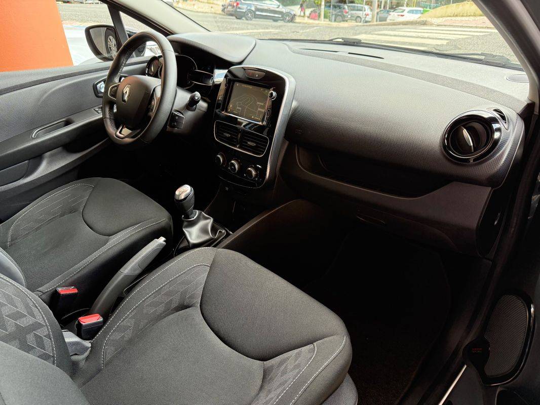 renault-clio-sport-tourer-2019-diesel-1461cc