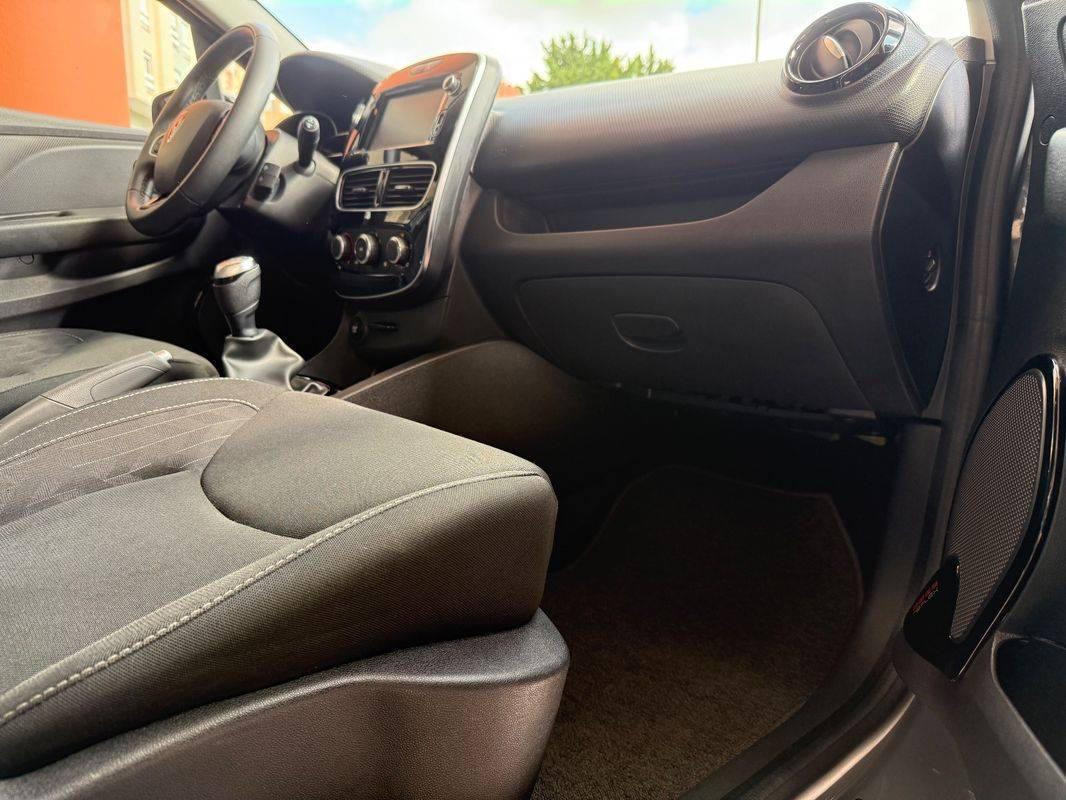 renault-clio-sport-tourer-2019-diesel-1461cc