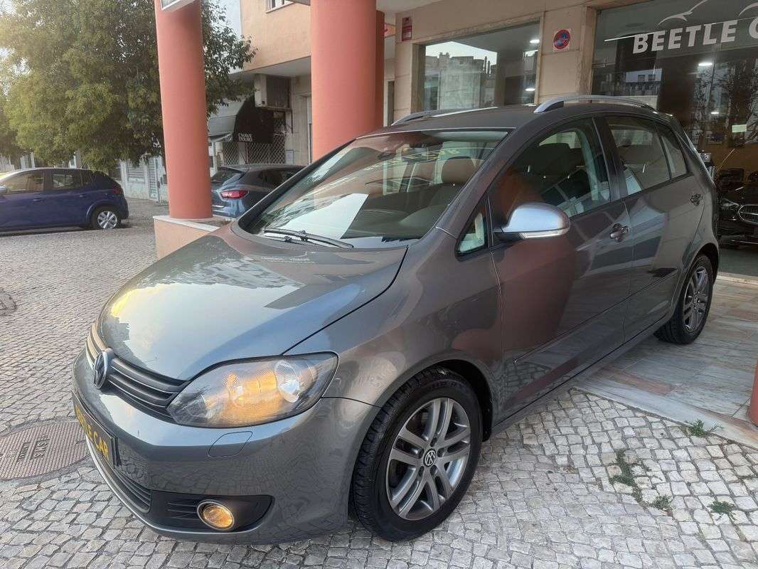 volkswagen-golf-plus-2011-diesel-1598cc