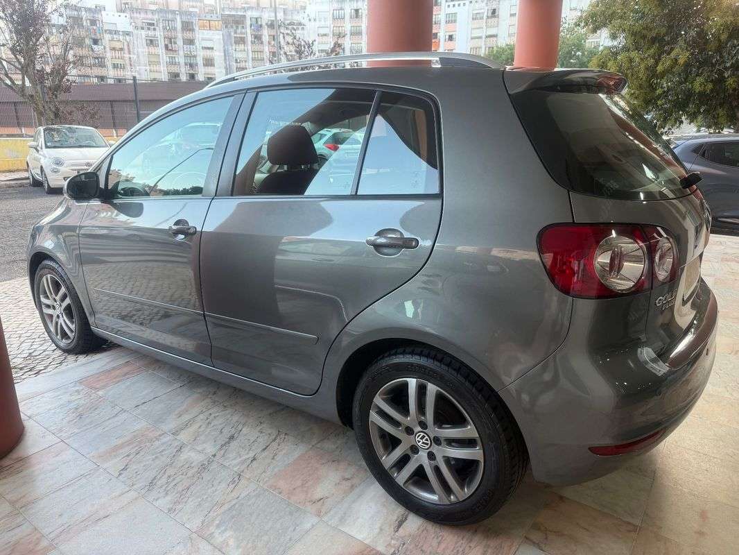 volkswagen-golf-plus-2011-diesel-1598cc