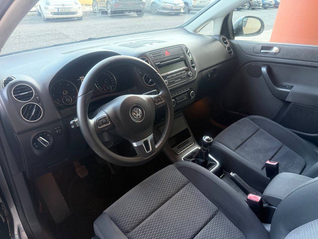 volkswagen-golf-plus-2011-diesel-1598cc