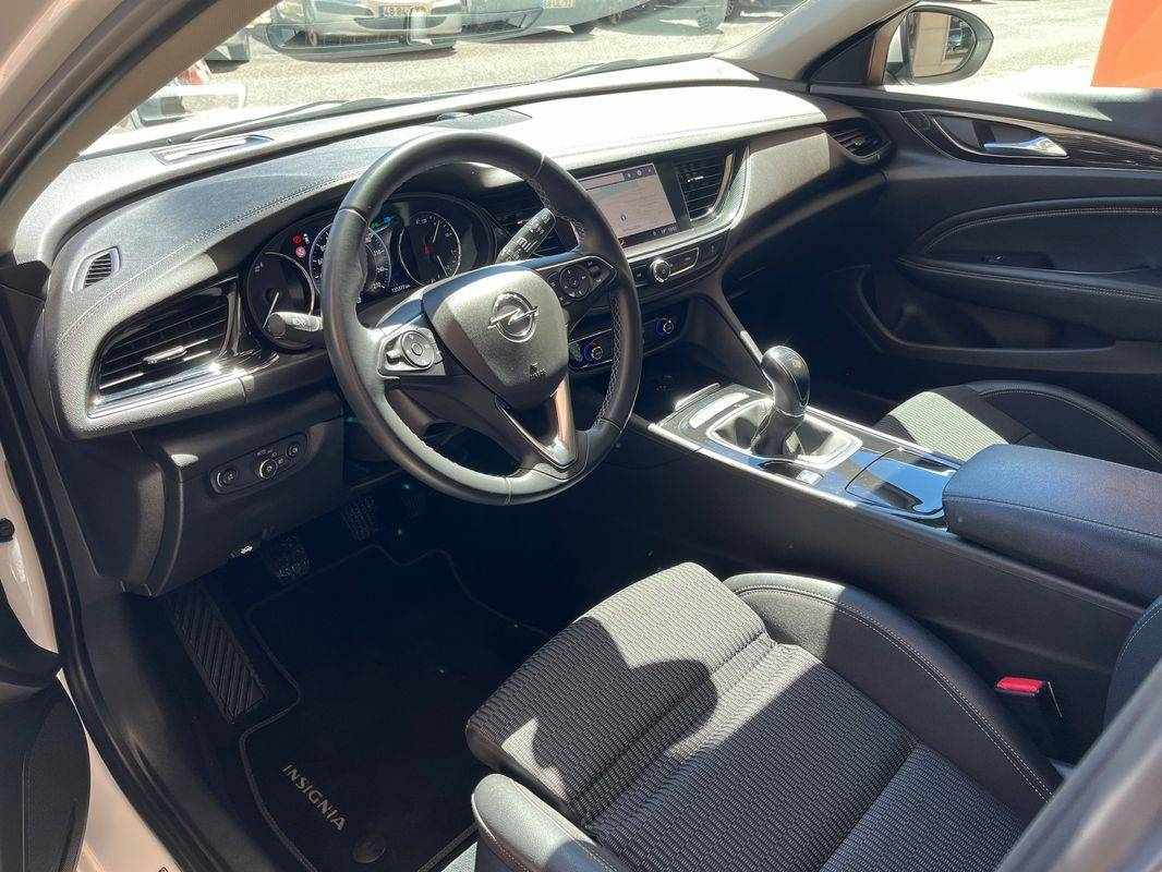 opel-insignia-sports-tourer-2019-diesel-1598cc