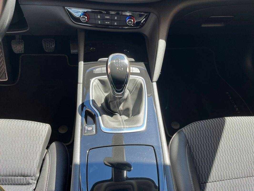 opel-insignia-sports-tourer-2019-diesel-1598cc