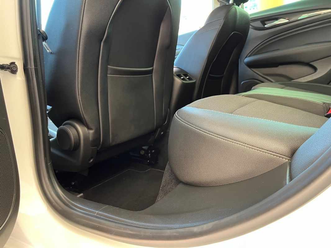 opel-insignia-sports-tourer-2019-diesel-1598cc