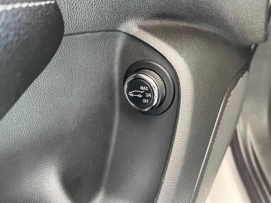 opel-insignia-sports-tourer-2019-diesel-1598cc