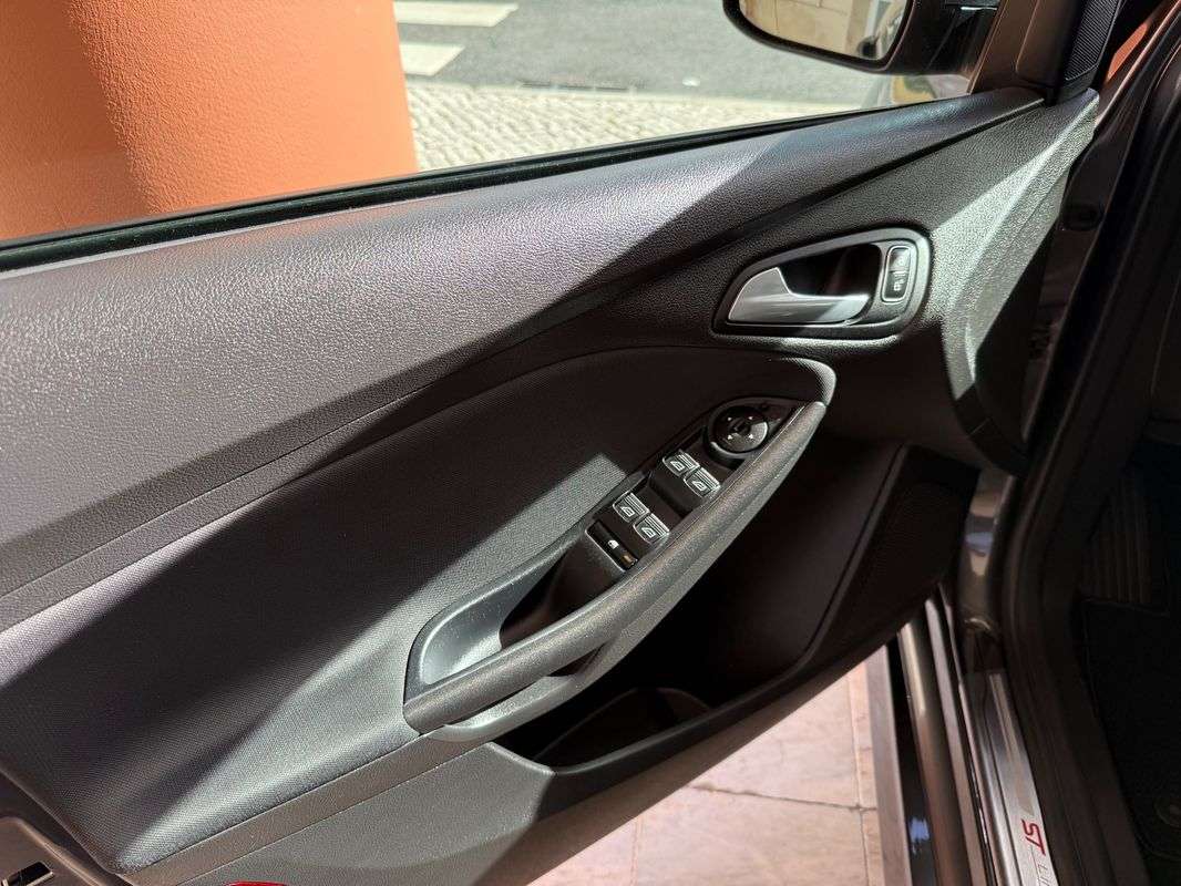 ford-focus-sw-2018-diesel-1499cc